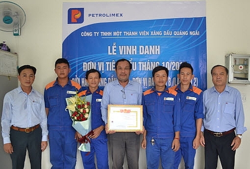 petrolimex quang ngai bieu duong 2 cua hang xang dau tieu bieu thang 10