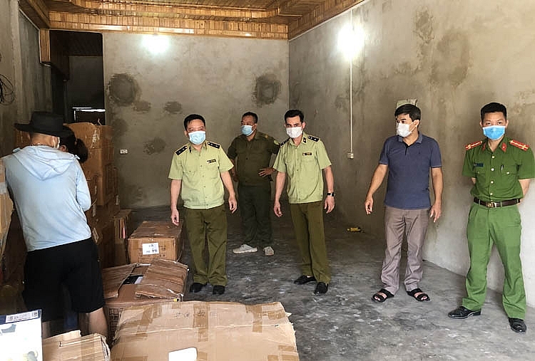 Lực lượng 389 Lào Cai tăng cường giữ ổn định thị trường