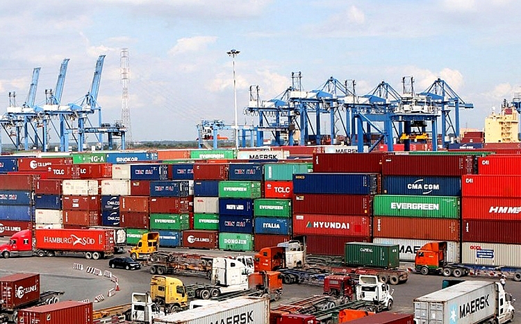Tháo gỡ ùn tắc tại cảng biển: Cần rõ ràng, dễ thực hiện