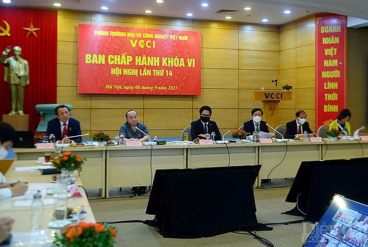 Cấp bách hỗ trợ doanh nghiệp vượt đại dịch Covid-19