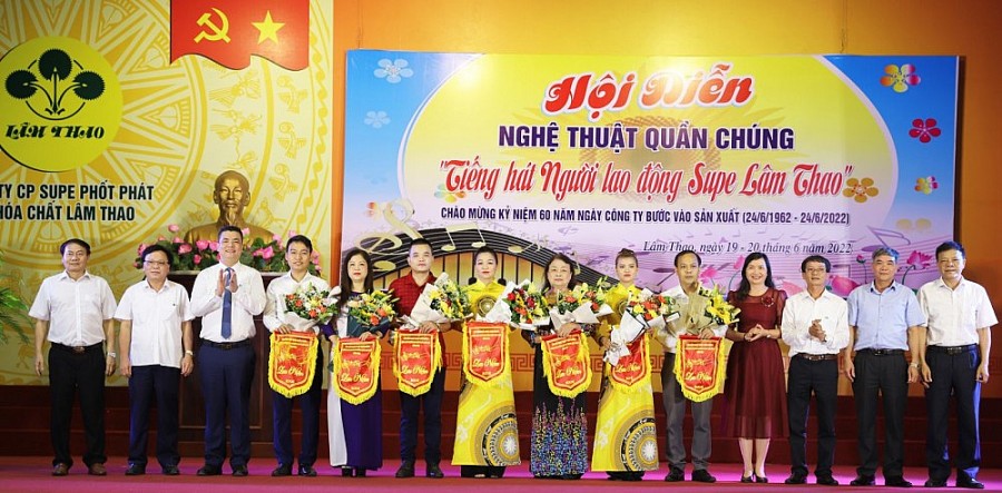 Supe Lâm Thao: Tiếng hát người lao động vang xa