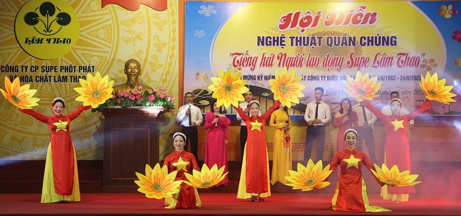 Supe Lâm Thao: Tiếng hát người lao động vang xa