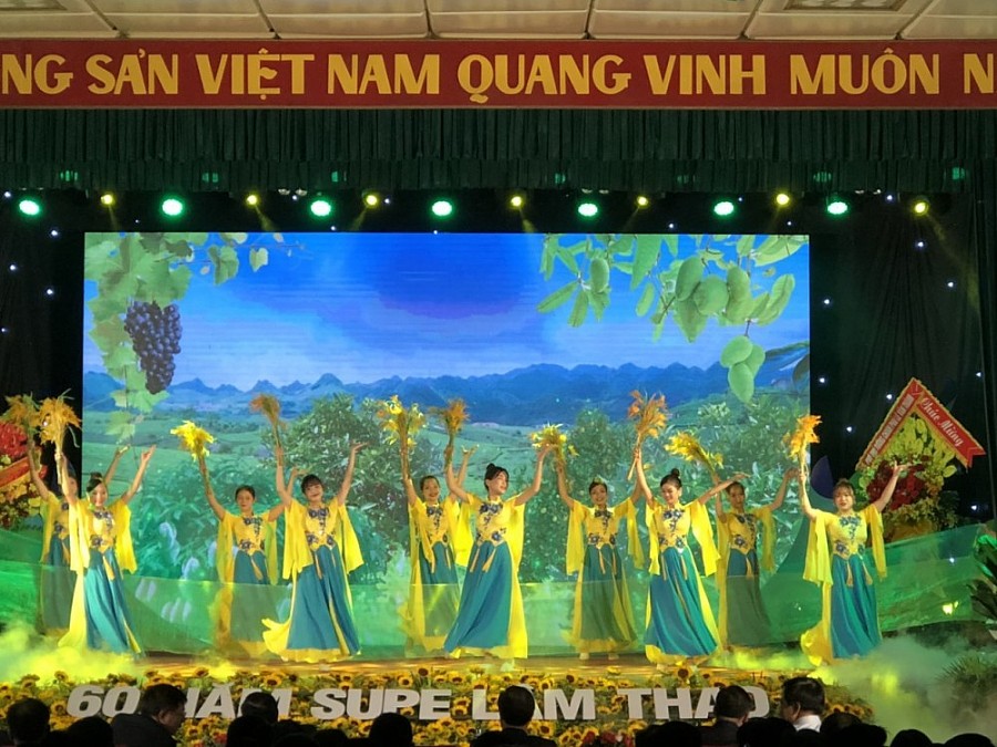 Supe Lâm Thao: Kỷ niệm 60 năm ngày công ty bước vào sản xuất và đón nhận Cờ thi đua của Chính phủ