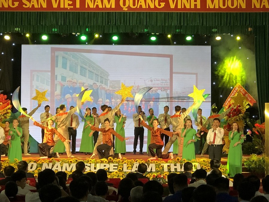 Supe Lâm Thao: Kỷ niệm 60 năm ngày công ty bước vào sản xuất và đón nhận Cờ thi đua của Chính phủ