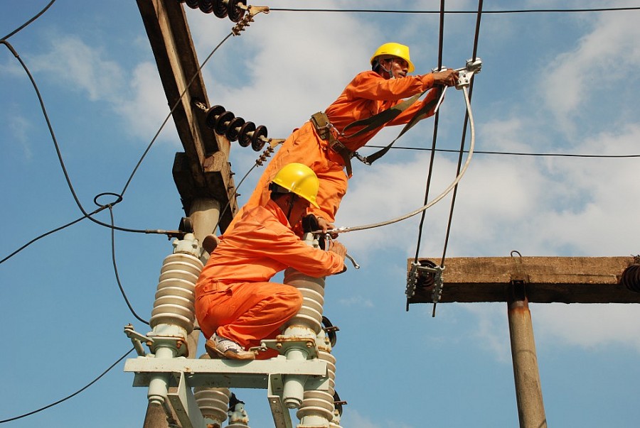 Cao điểm nắng nóng: doanh nghiệp Thủ đô chung tay cắt giảm phụ tải