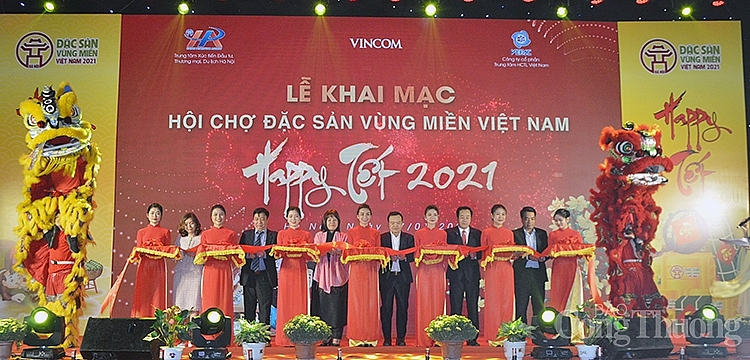 cắt băng khai mạc hội chợ