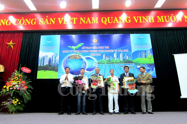 Tôn vinh 16 doanh nghiệp sử dụng năng lượng tiết kiệm hiệu quả