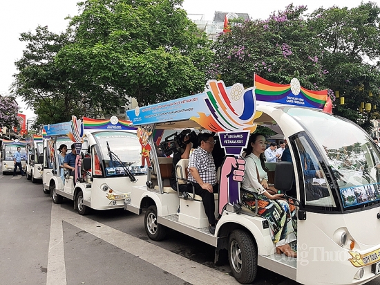 Hà Nội ra mắt chương trình "Du lịch xanh trong thành phố xanh với phương tiện giao thông sạch"