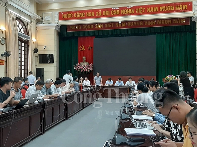 ha noi nong cac van de lien quan den trat tu do thi