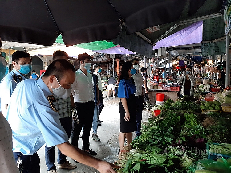 kiểm tra tại chợ Nghĩa Tân