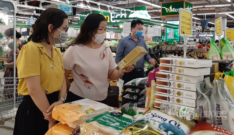 Hành trình đưa hàng Việt đến gần hơn với người tiêu dùng: "Tôi luôn gắn mình vào vai của người lãnh đạo doanh nghiệp và người nông dân"