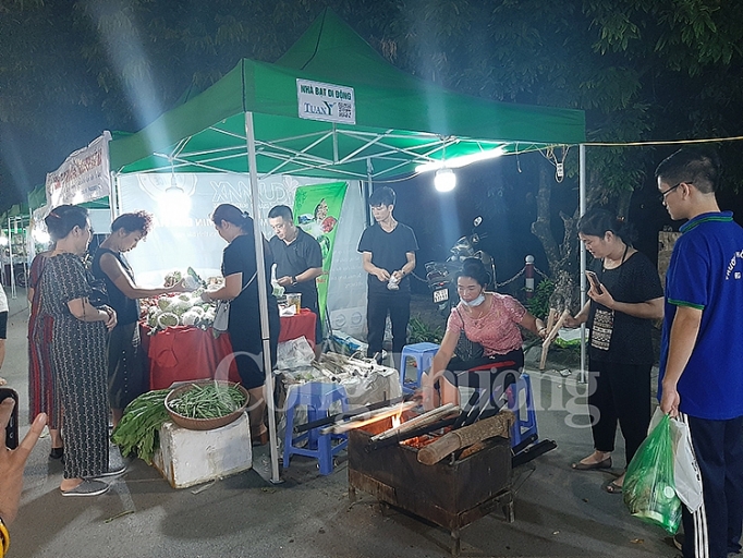 dong dao nguoi dan thu do tham gia phien cho quang ba gioi thieu ket noi giao thuong san pham ocop