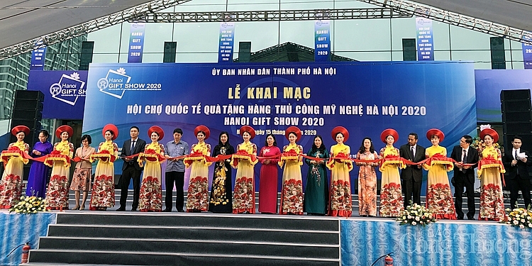 3825-khai-mac-hoi-cho-ha-noi-gift-show-2020