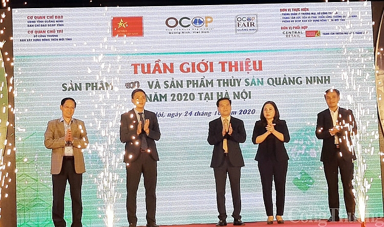 4022-khai-mac-tuan-hang-gioi-thieu-san-pham-ocop-va-thuy-san-quang-ninh