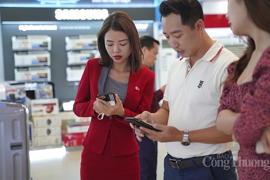 thang khuyen mai ha noi nam 2021 uu dai mua sam hap dan len toi 100