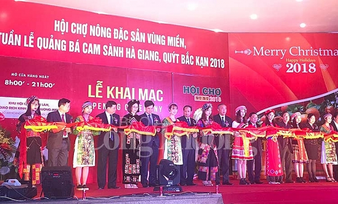 khai mac hoi cho nong dac san vung mien tuan le quang ba cam sanh ha giang quyt bac kan