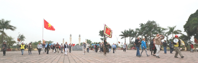 phat trien cong nghie p di ch vu don ba y cho kinh te qua ng yen