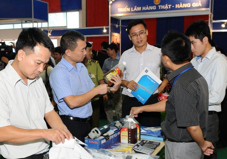 nen xay dung he thong khieu nai dien tu