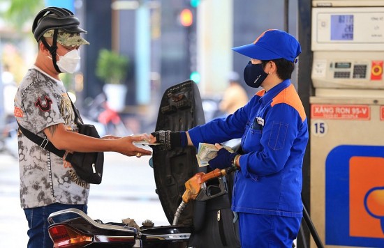 Công Thương qua góc nhìn báo chí ngày 20/6: Đề xuất giảm thuế bảo vệ môi trường với xăng dầu