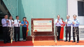 60 nam viet tiep nhung trang su ve vang