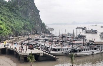 ha long di san ky quan diem den than thien
