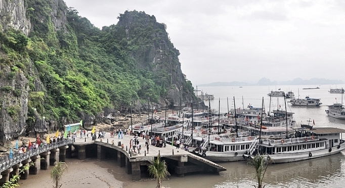 ha long di san ky quan diem den than thien