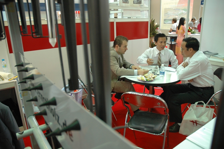 doanh nghiep hoa ky tim kiem nha cung ung viet