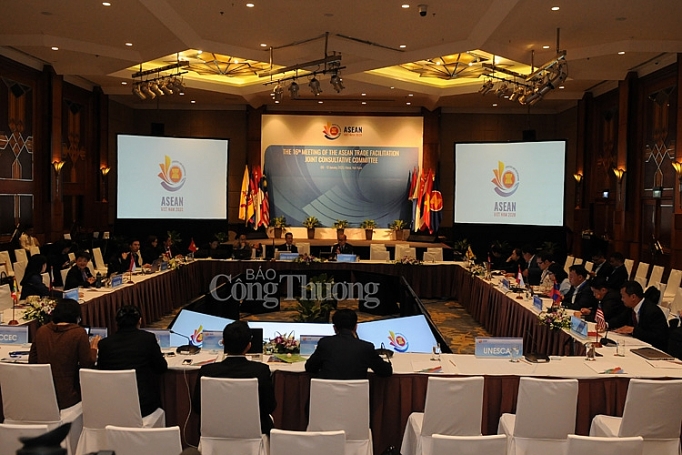 asean no luc hien thuc hoa muc tieu gia tang thuong mai noi khoi