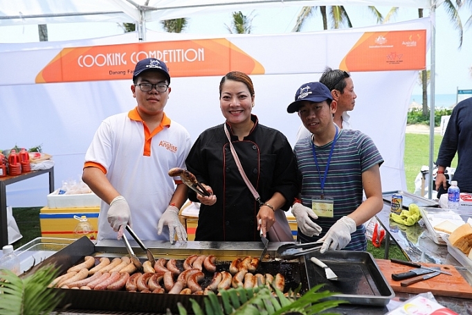 quang ba am thuc australia tai viet nam