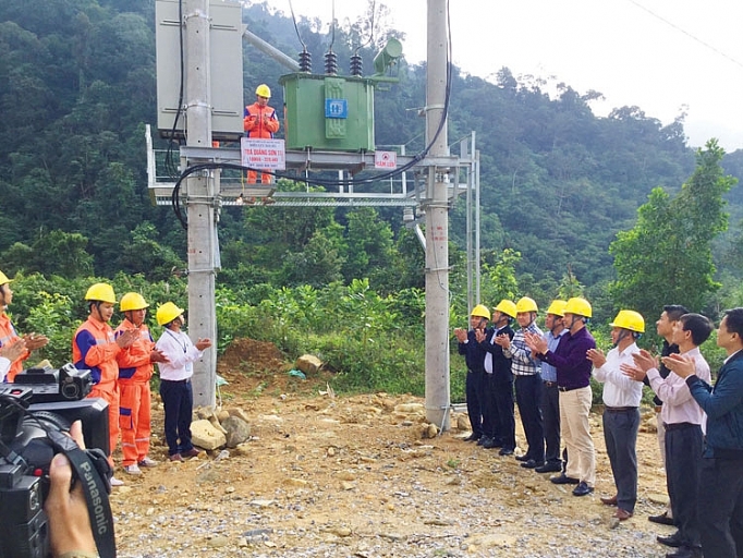 100% hộ dân Quảng Ninh có điện: Niềm vui trọn vẹn