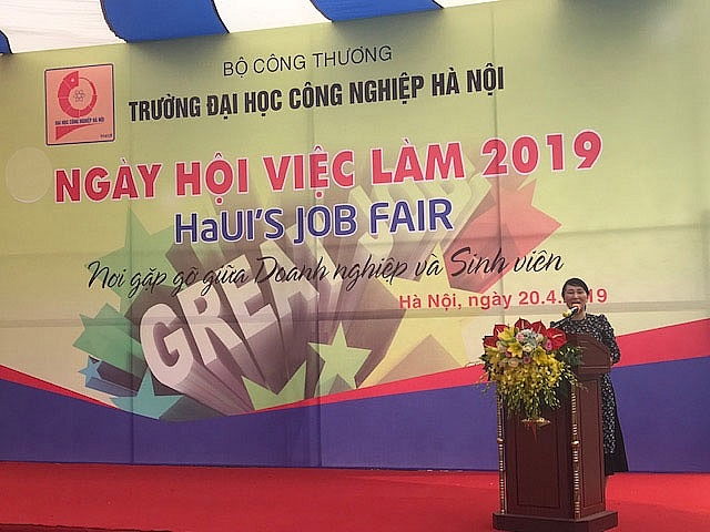 10000 vi tri viec lam trong ngay hoi viec lam truong dai hoc cong nghiep ha noi 2019