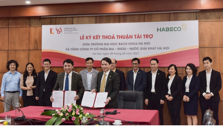 Habeco và Đại học Bách khoa Hà Nội hợp tác đào tạo nguồn nhân lực chất lượng cao cho ngành Công nghệ thực phẩm