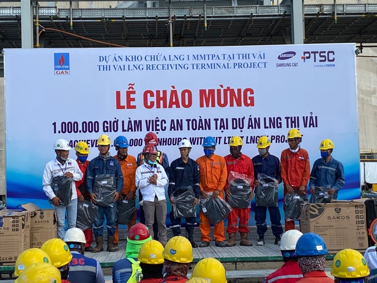 Dự án Kho chứa 1 triệu tấn LNG tại Thị Vải chào mừng mốc 1 triệu giờ làm việc an toàn