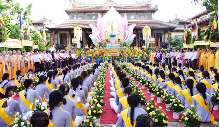 tang ni phat tu tai hue mung dai le phat dan