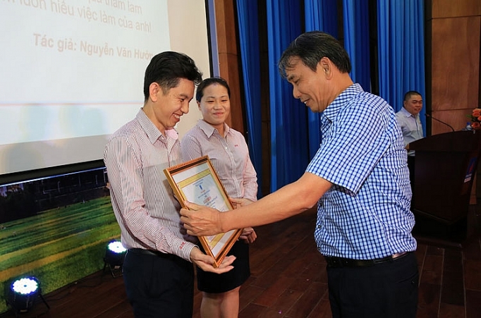 loc hoa dau binh son tuyen duong nguoi lao dong tieu bieu va doi thoai dinh ky