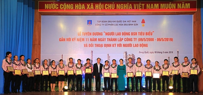 loc hoa dau binh son tuyen duong nguoi lao dong tieu bieu va doi thoai dinh ky