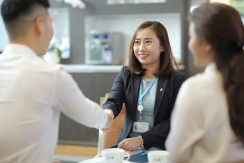 standard chartered viet nam nhan giai thuong ngan hang quan ly dong tien tot nhat tu the asset