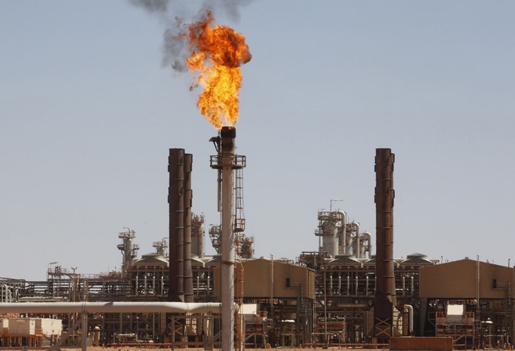 Algeria nằm trong top 5 nước sản xuất dầu lớn nhất châu Phi năm 2021