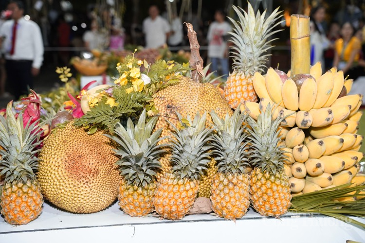 Chùm ảnh: Bộ trưởng Nguyễn Hồng Diên dự lễ khai mạc Festival trái cây và sản phẩm OCOP Việt Nam năm 2022