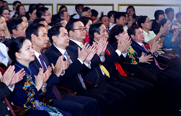 Hà Nội tôn vinh các phong trào thi đua yêu nước, các điển hình tiên tiến