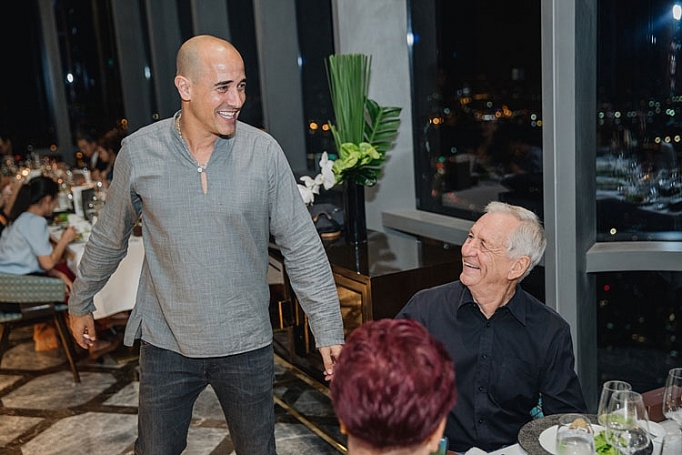 Đầu bếp lừng danh David Rocco chủ trì dạ tiệc giao lưu văn hóa Việt – Ý tại Vinpearl Luxury Landmark 81 dau bep lung danh david rocco chu tri da tiec giao luu van hoa viet y tai vinpearl luxury landmark 81
