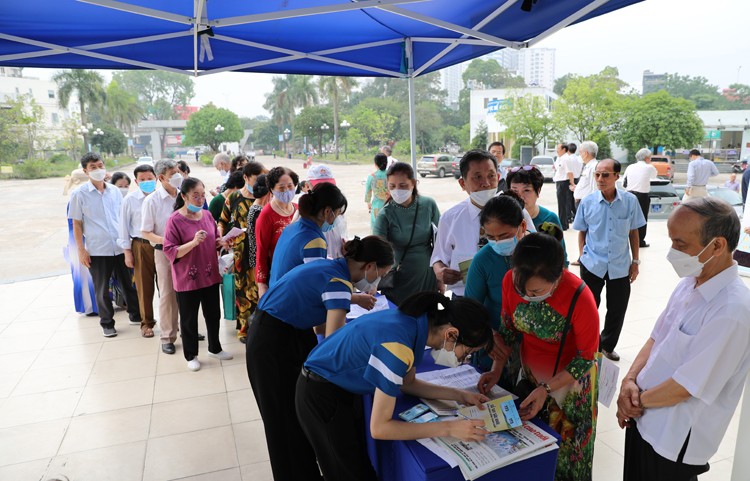 Vinamilk đồng hành cùng người cao tuổi lan tỏa thông điệp “Sống khỏe, sống thanh xuân”