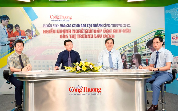 Thu hẹp khoảng cách giữa cơ sở đào tạo và thị trường lao động