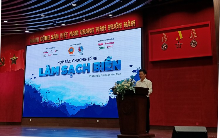 “Làm sạch biển”: Hành động động dọn rác thải môi trường biển