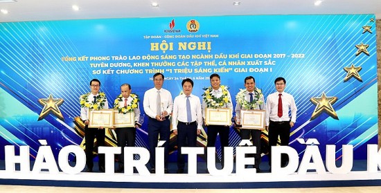 tong cong ty khi viet nam nhan nhieu khen thuong trong thi dua lao dong sang tao nganh dau khi
