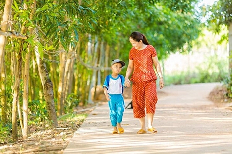 sua hoc duong dong hanh cung tre em mien nui tinh quang ngai