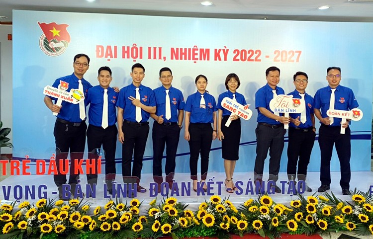 Đoàn Thanh niên PV GAS nhận khen thưởng tại Đại hội đại biểu Đoàn Thanh niên Tập đoàn lần thứ III