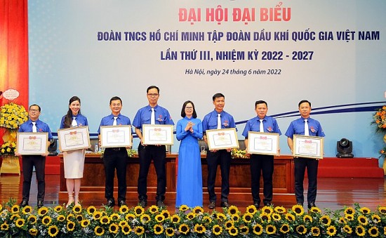 Đoàn Thanh niên PV GAS nhận khen thưởng tại Đại hội đại biểu Đoàn Thanh niên Tập đoàn