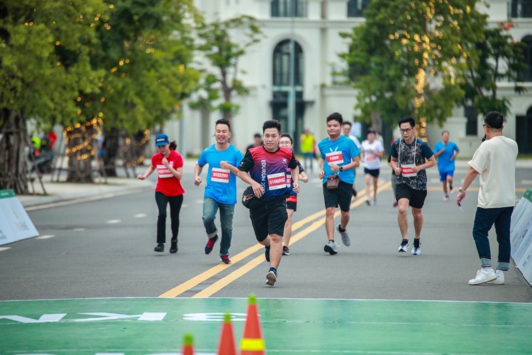 Hơn 3.000 người tham dự giải chạy Vinhomes – Happy Run 2022