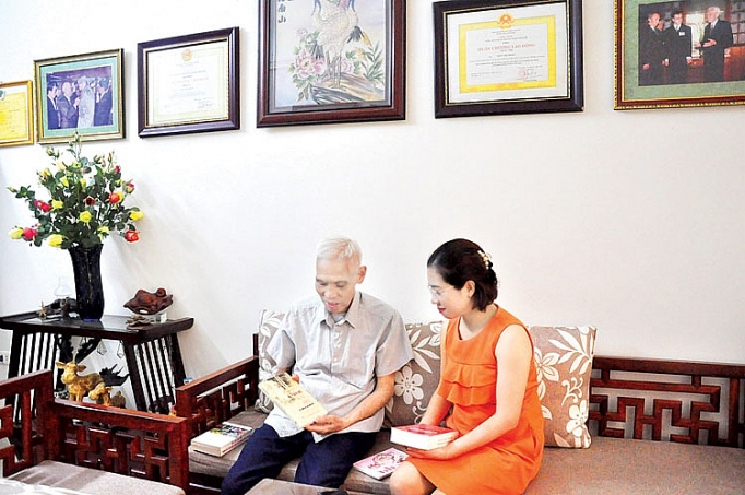 nguoi can ve gia va nhung ky uc khong quen